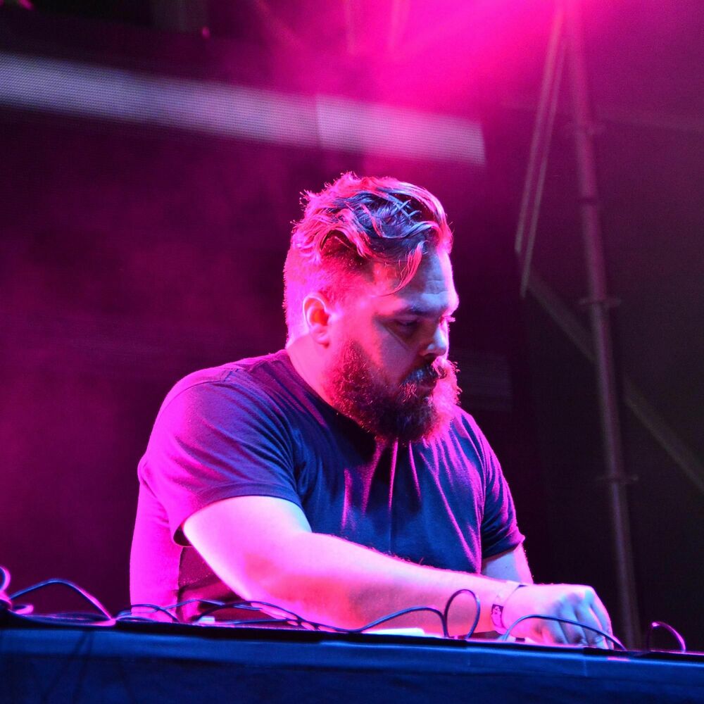 Com Truise