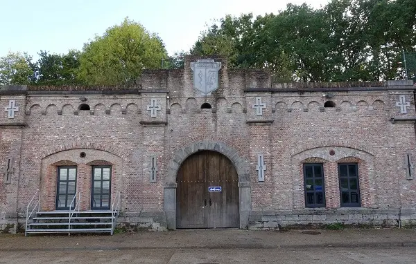 Fort VI