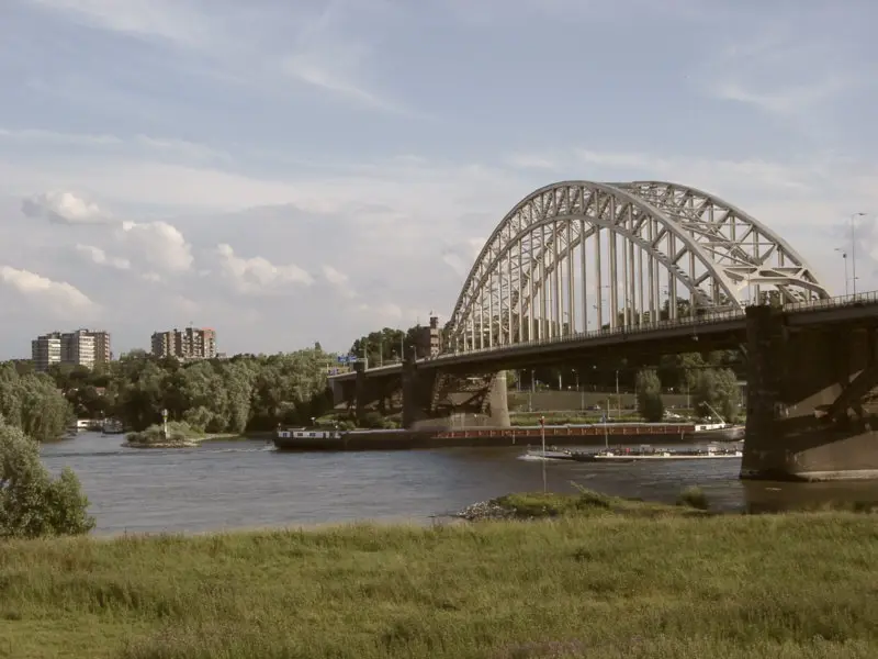 Waalbrug